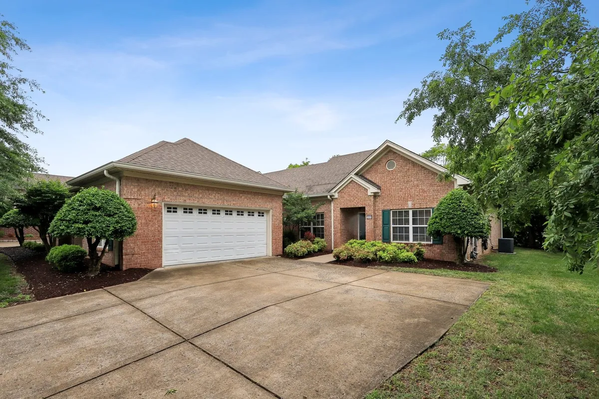 Property Slideshow image 1 of 24 | 201 wrennewood ln, Franklin, TN, 37064
