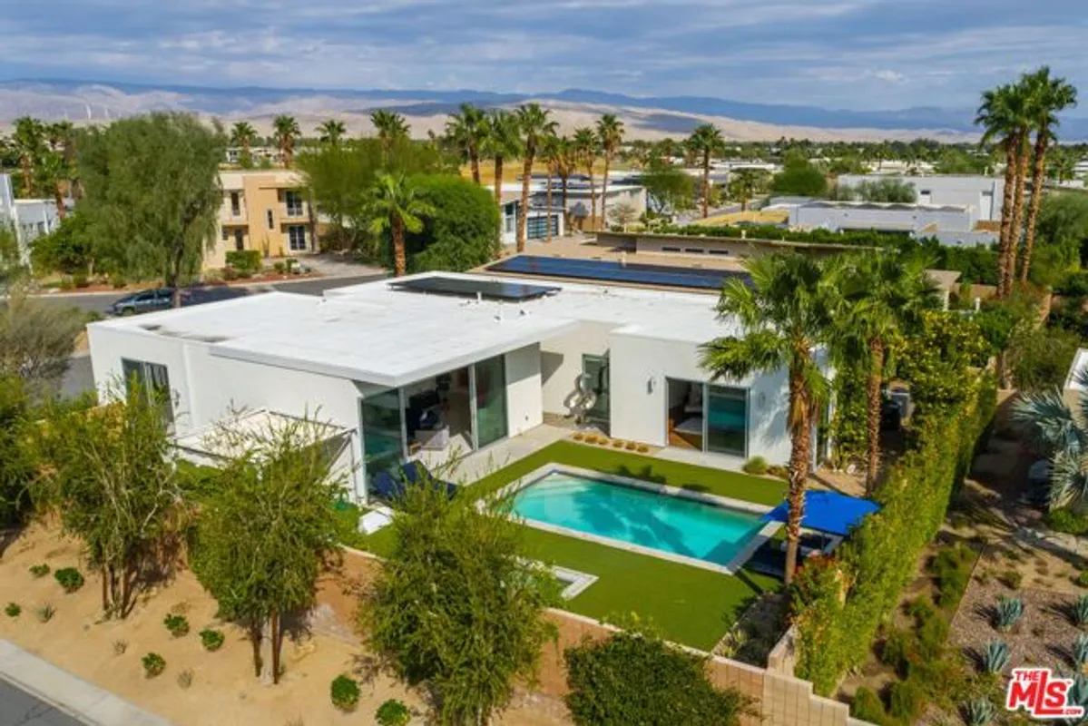 Property Slideshow image 1 of 60 | 4304 vantage ln, Palm Springs, CA, 92262