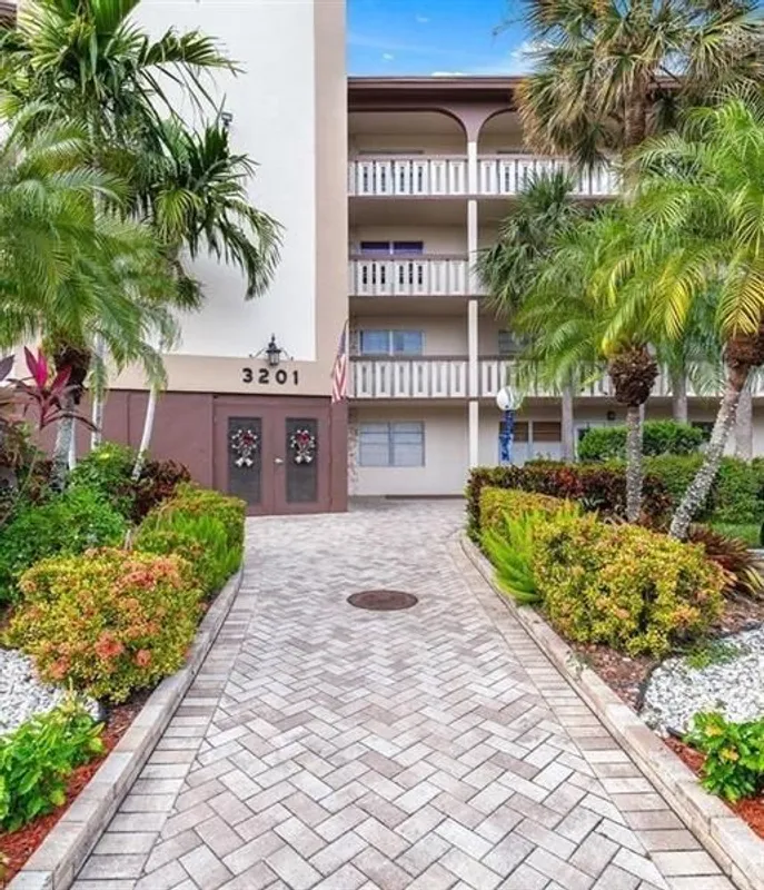 Property Slideshow image 1 of 30 | 3201 portofino pt e3, Coconut Creek, FL, 33066