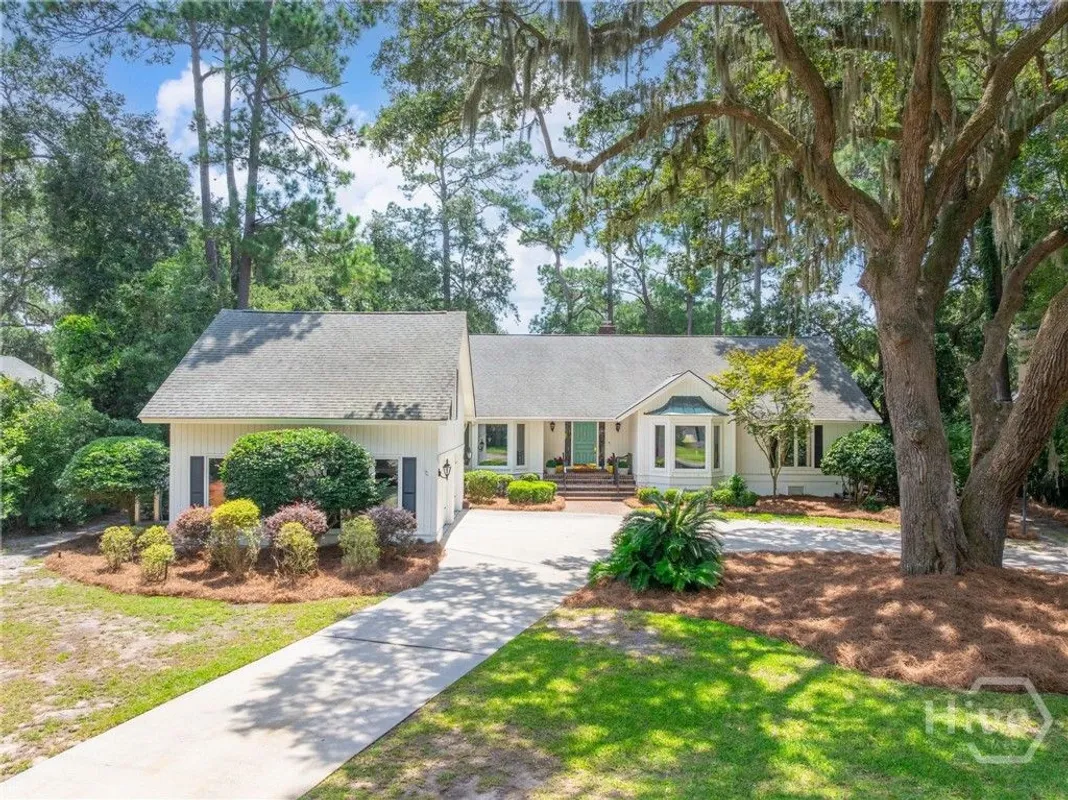 Property Slideshow image 1 of 38 | 31 sweetgum xing, Savannah, GA, 31411