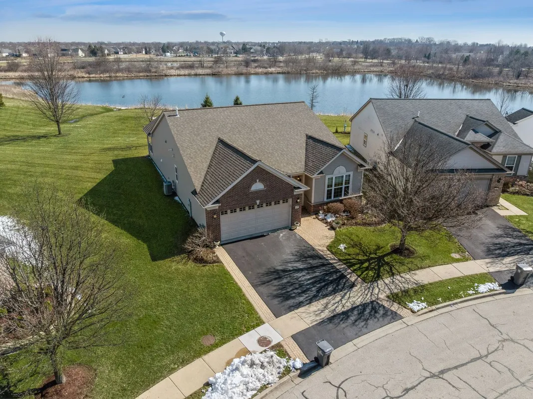 Property Slideshow image 1 of 36 | 2791 beacon point cir, Elgin, IL, 60124
