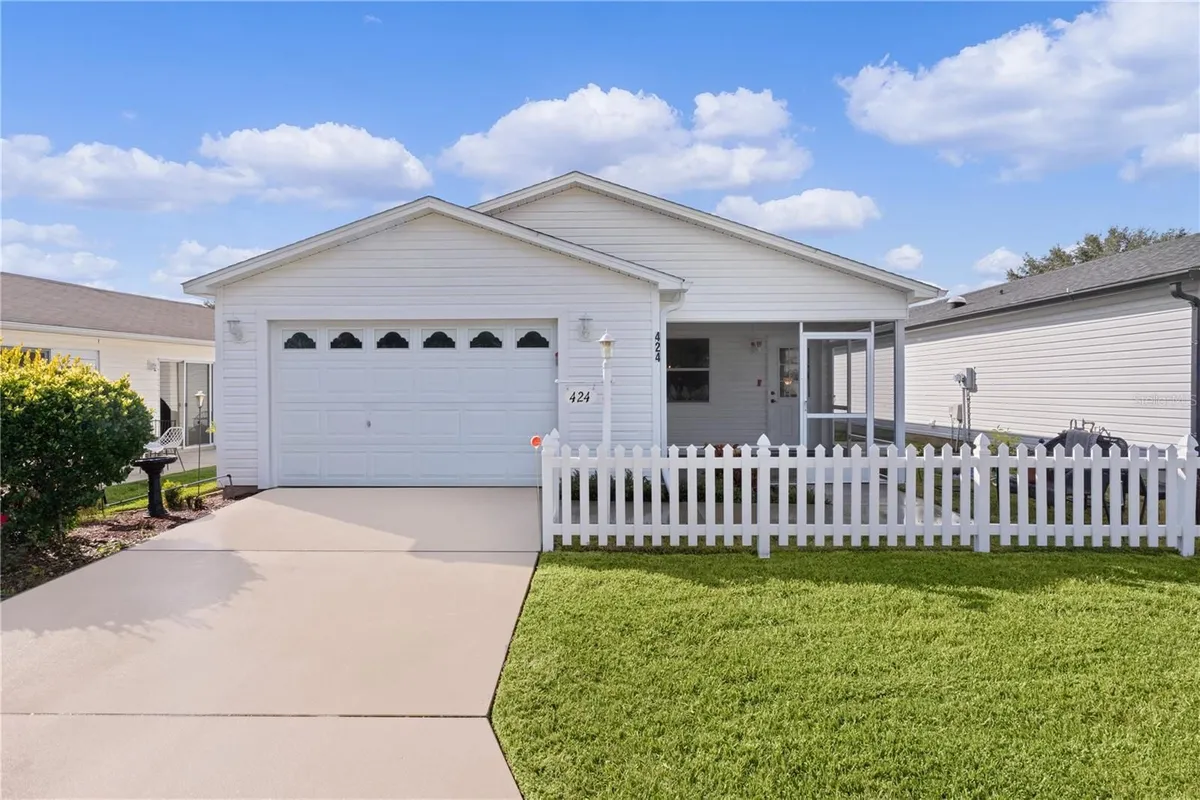 Property Slideshow image 1 of 43 | 424 rose croft ter, The Villages, FL, 32162