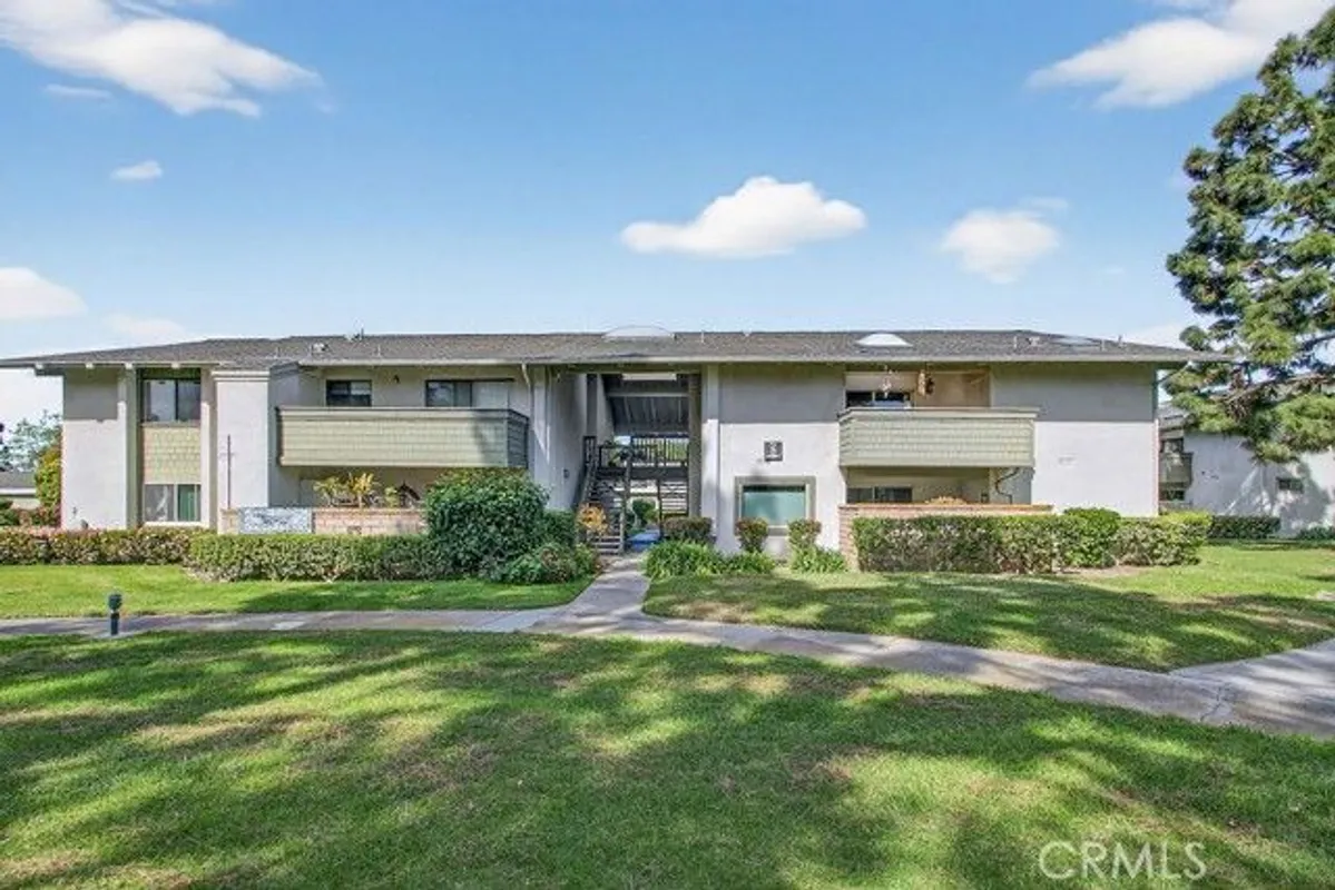 Property Slideshow image 1 of 24 | 8777 coral springs ct 8c, Huntington Beach, CA, 92646