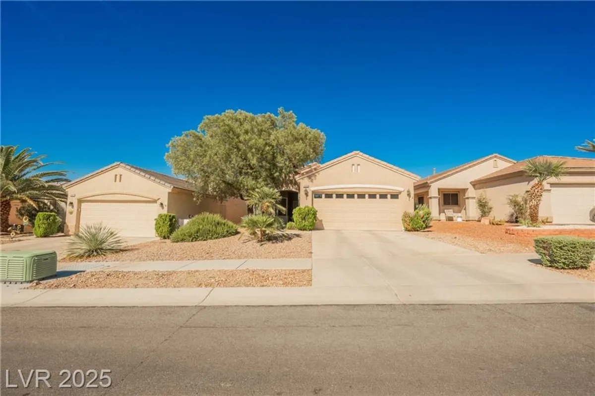 Property Slideshow image 1 of 93 | 1956 high mesa dr, Henderson, NV, 89012