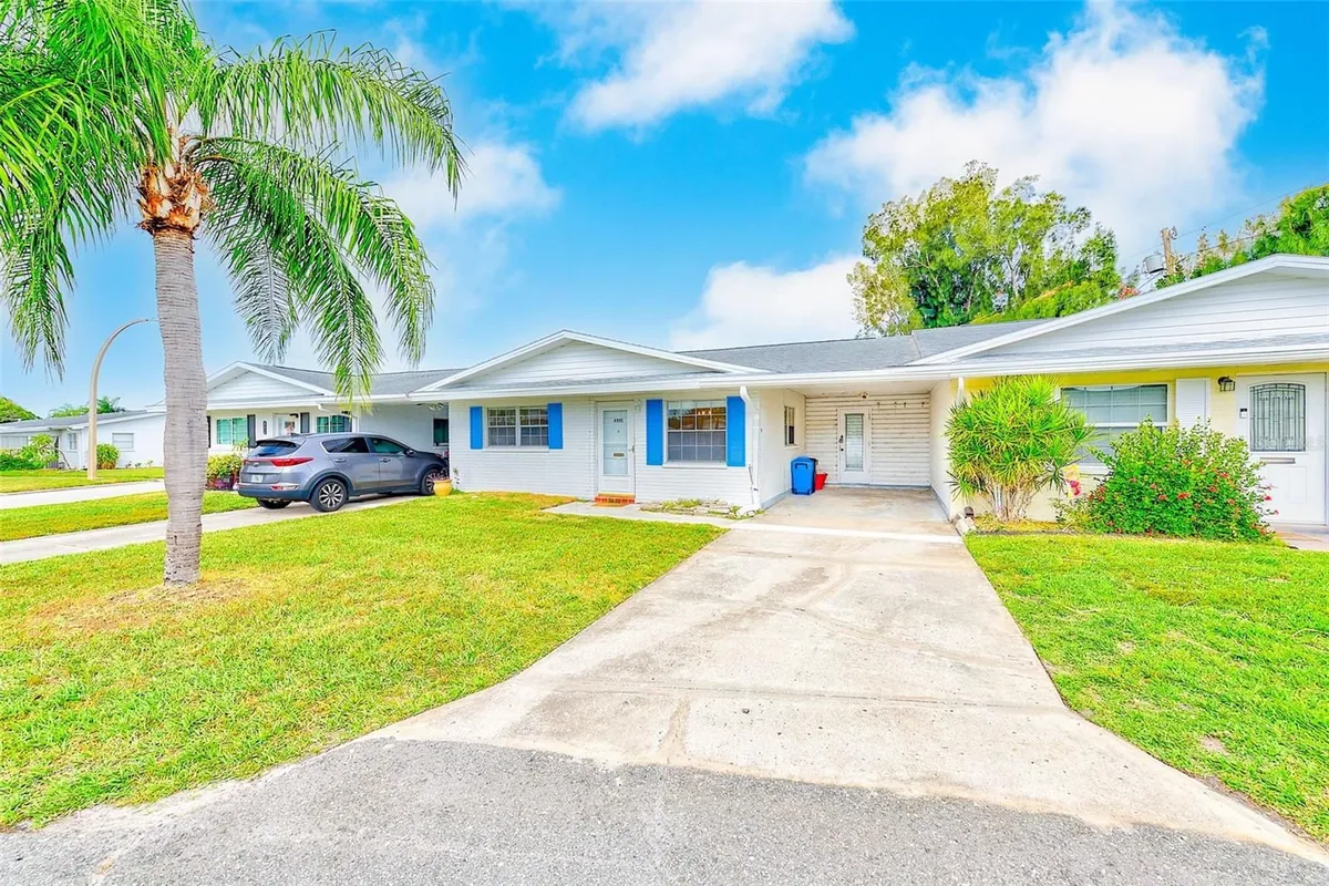 Property Slideshow image 1 of 32 | 4995 trillium ct, Pinellas Park, FL, 33782
