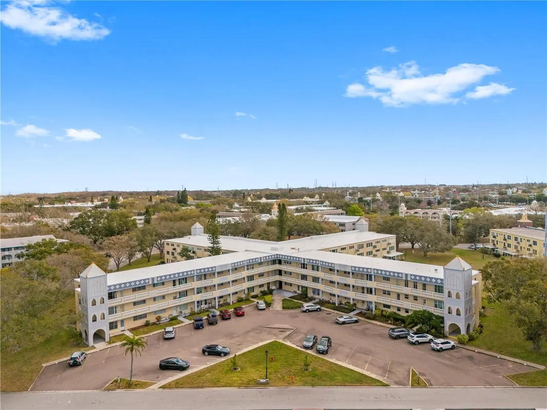 Property Slideshow image 1 of 50 | 2221 swedish dr apt 55, Clearwater, FL, 33763