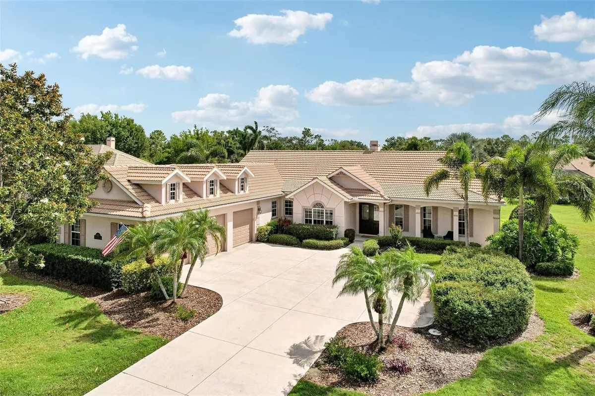 Property Slideshow image 1 of 57 | 6615 butlers crest dr, Bradenton, FL, 34203