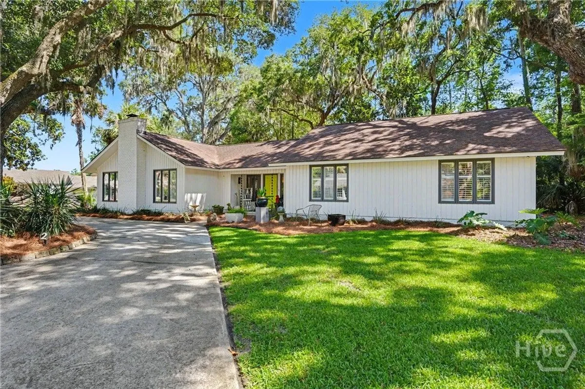 Property Slideshow image 1 of 28 | 2 mackay ln, Savannah, GA, 31411