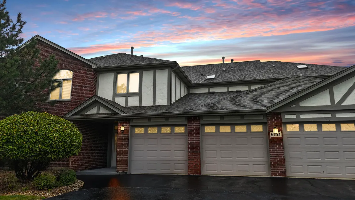 Property Slideshow image 1 of 15 | 6254 kallsen dr unit 4, Tinley Park, IL, 60477