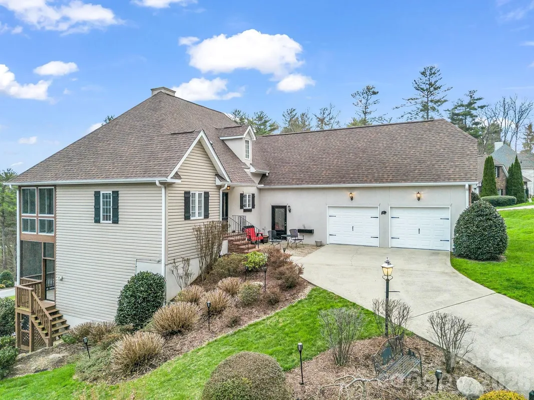 Property Slideshow image 1 of 48 | 29 spring heights ct, Hendersonville, NC, 28791
