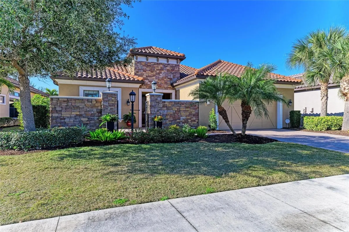 Property Slideshow image 1 of 94 | 4706 cabreo ct, Bradenton, FL, 34211
