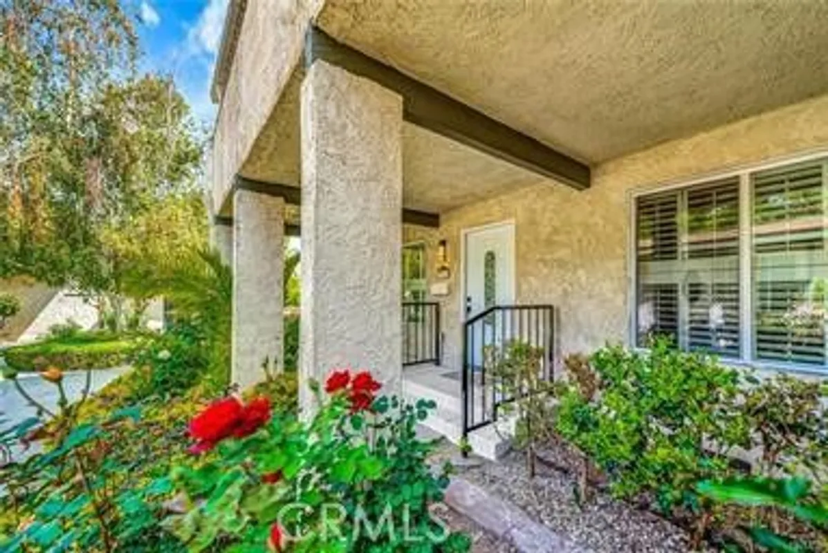 Property Slideshow image 1 of 15 | 19816 spanish oak dr, Newhall, CA, 91321