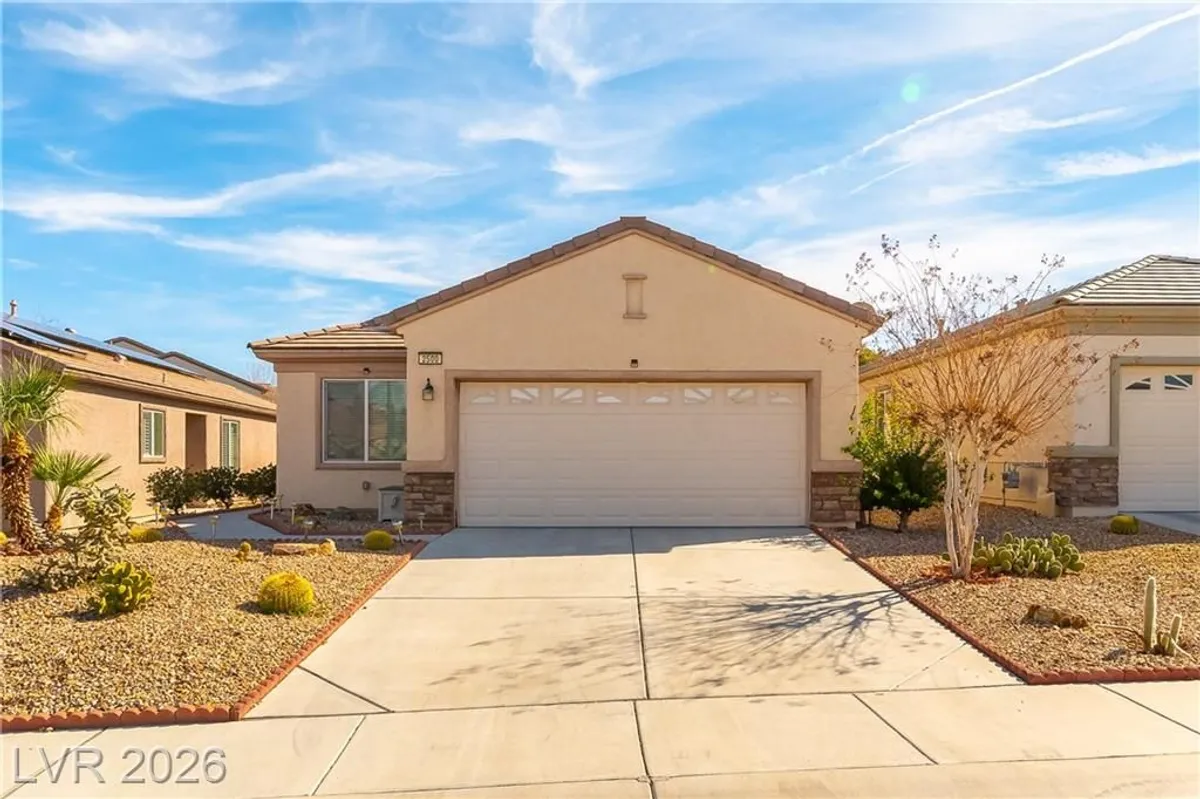Property Slideshow image 1 of 32 | 2500 celestial light dr, Henderson, NV, 89044