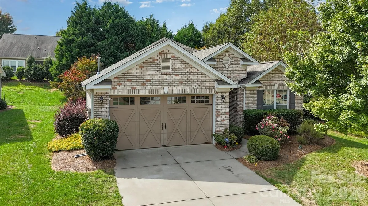 Property Slideshow image 1 of 36 | 8708 artesa mill ln, Charlotte, NC, 28214