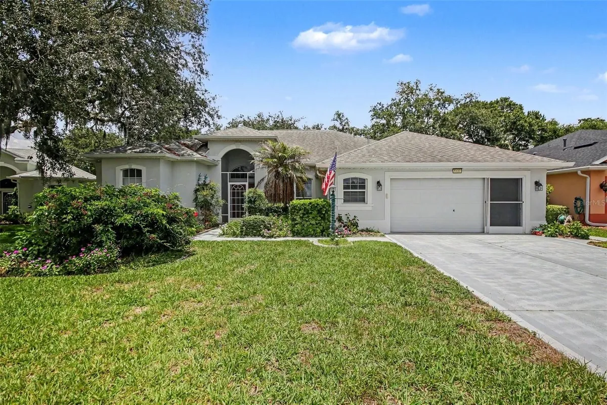 Property Slideshow image 1 of 36 | 5127 aurora dr, Leesburg, FL, 34748