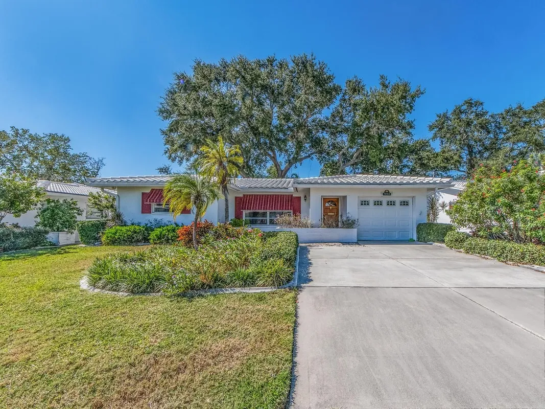 Property Slideshow image 1 of 39 | 9234 141st st, Seminole, FL, 33776