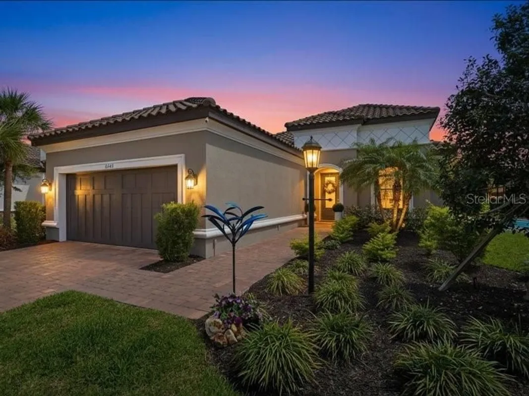 Property Slideshow image 1 of 28 | 6243 plateau ct, Sarasota, FL, 34203