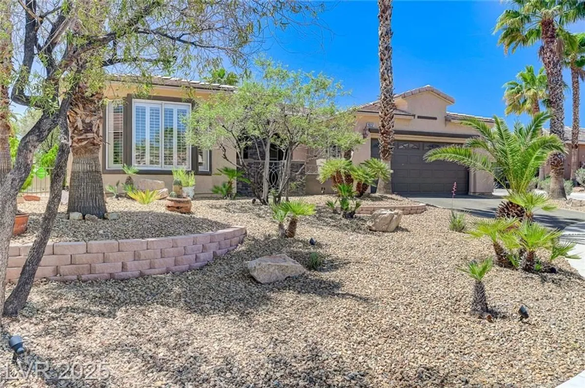 Property Slideshow image 1 of 47 | 10237 andante ct, Las Vegas, NV, 89135