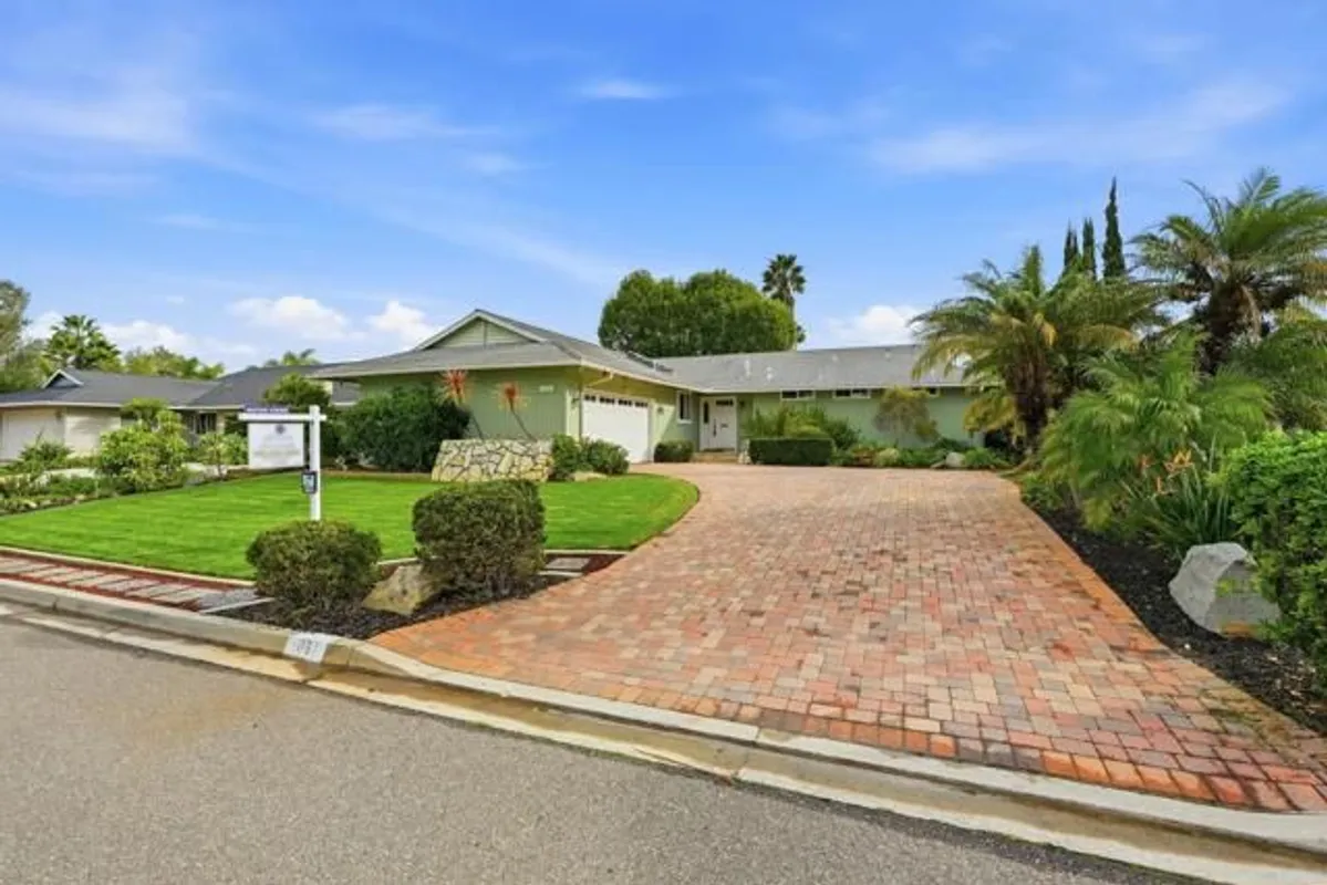 Property Slideshow image 1 of 56 | 1051 la reina dr, San Marcos, CA, 92078