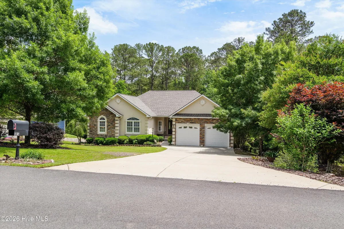 Property Slideshow image 1 of 84 | 125 lake ridge dr, Mccormick, SC, 29835