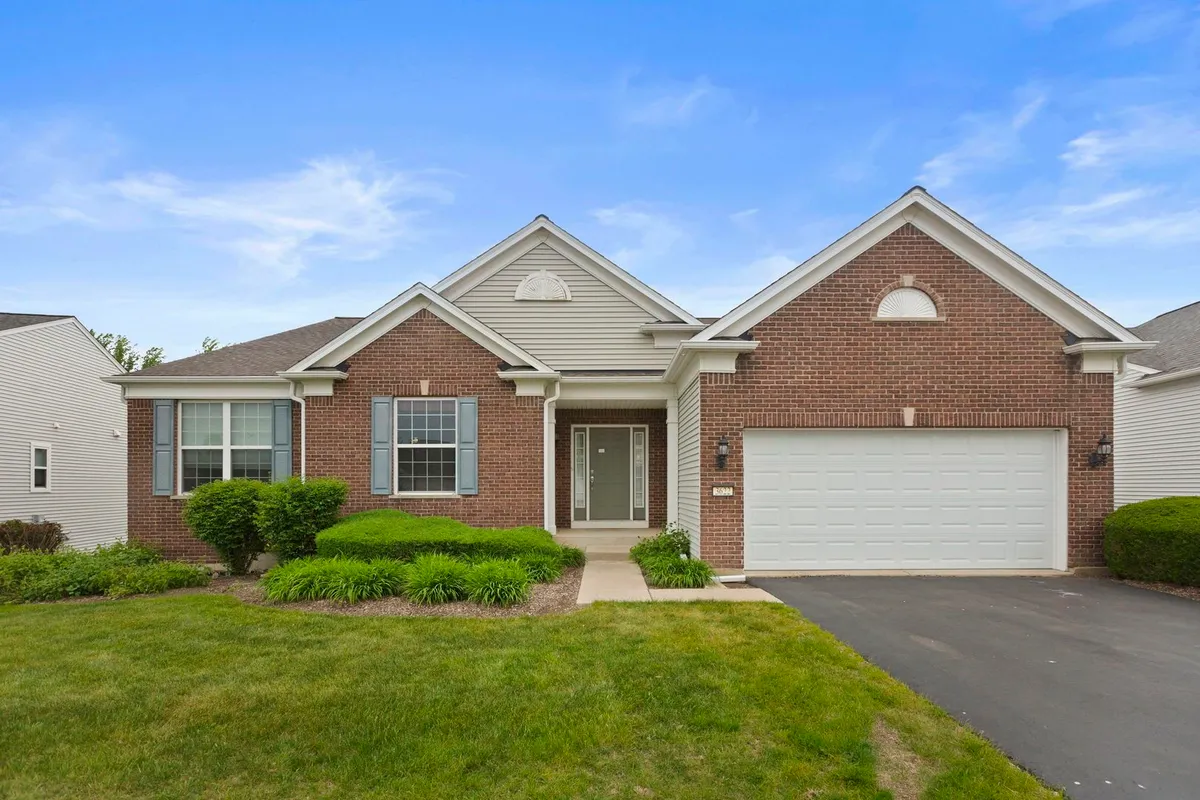 Property Slideshow image 1 of 37 | 3622 monticeto cir, Mundelein, IL, 60060