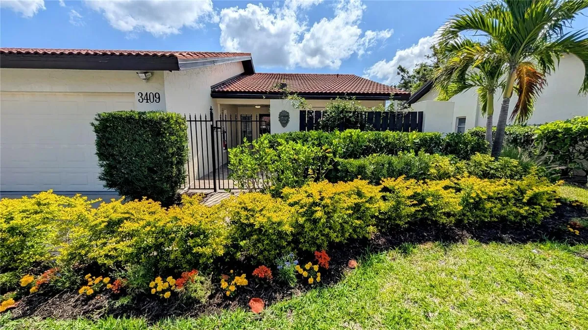 Property Slideshow image 1 of 37 | 3409 montilla ct # 8410, Sarasota, FL, 34232