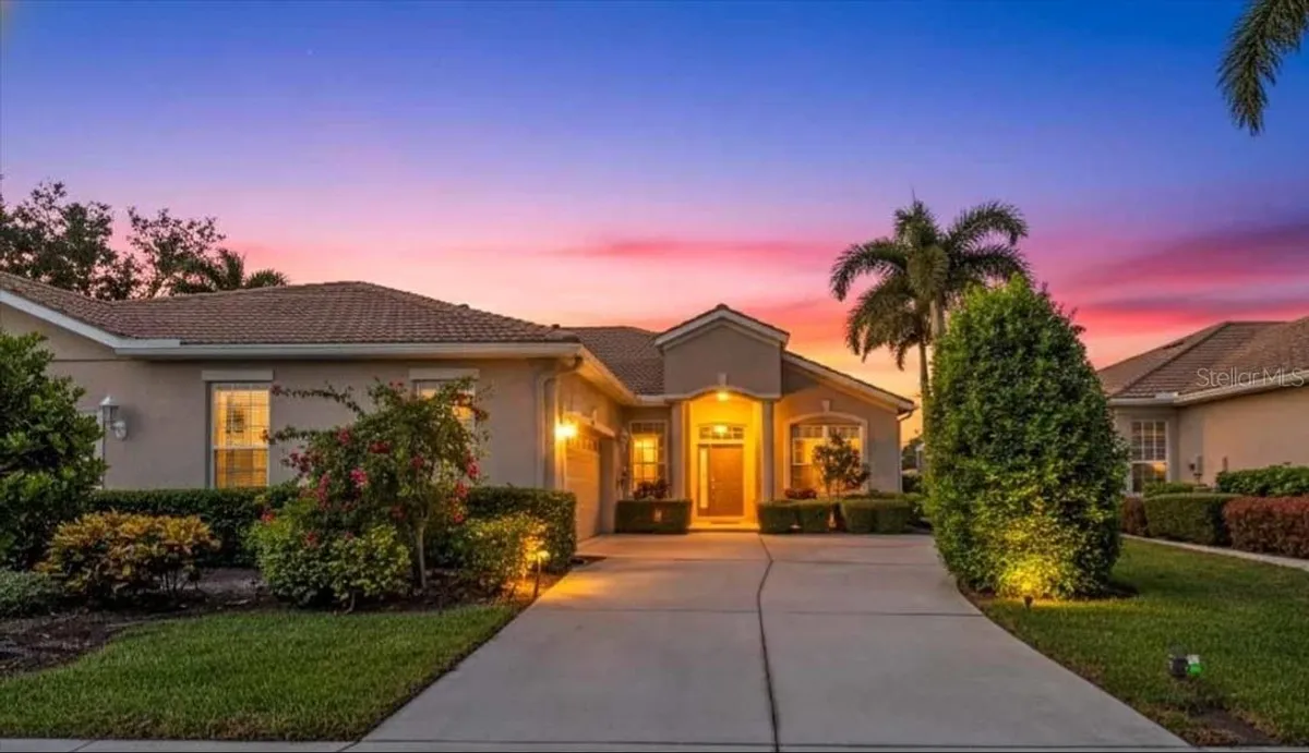 Property Slideshow image 1 of 59 | 8151 victoria falls cir, Sarasota, FL, 34243