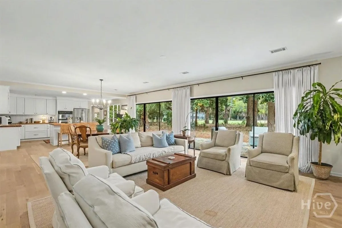 Property Slideshow image 1 of 54 | 5 clifton ln, Savannah, GA, 31411