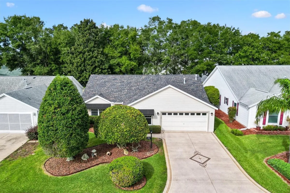 Property Slideshow image 1 of 46 | 2573 caribe dr, The Villages, FL, 32162