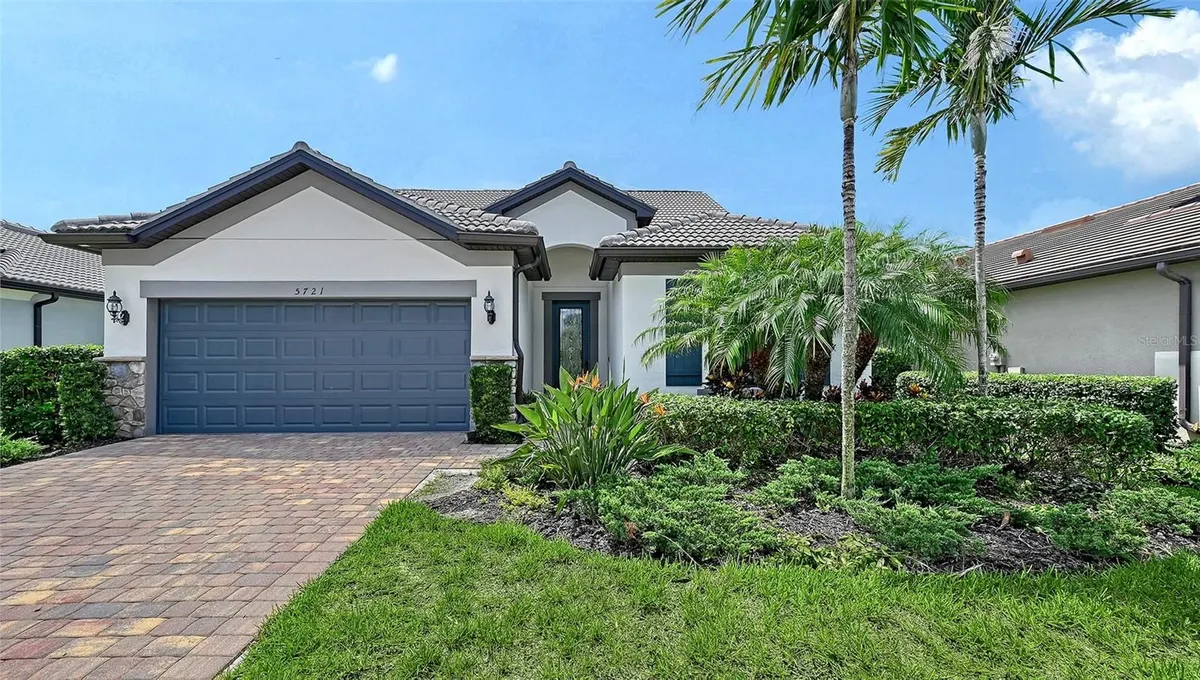 Property Slideshow image 1 of 89 | 5721 sweet leaf way, Sarasota, FL, 34238