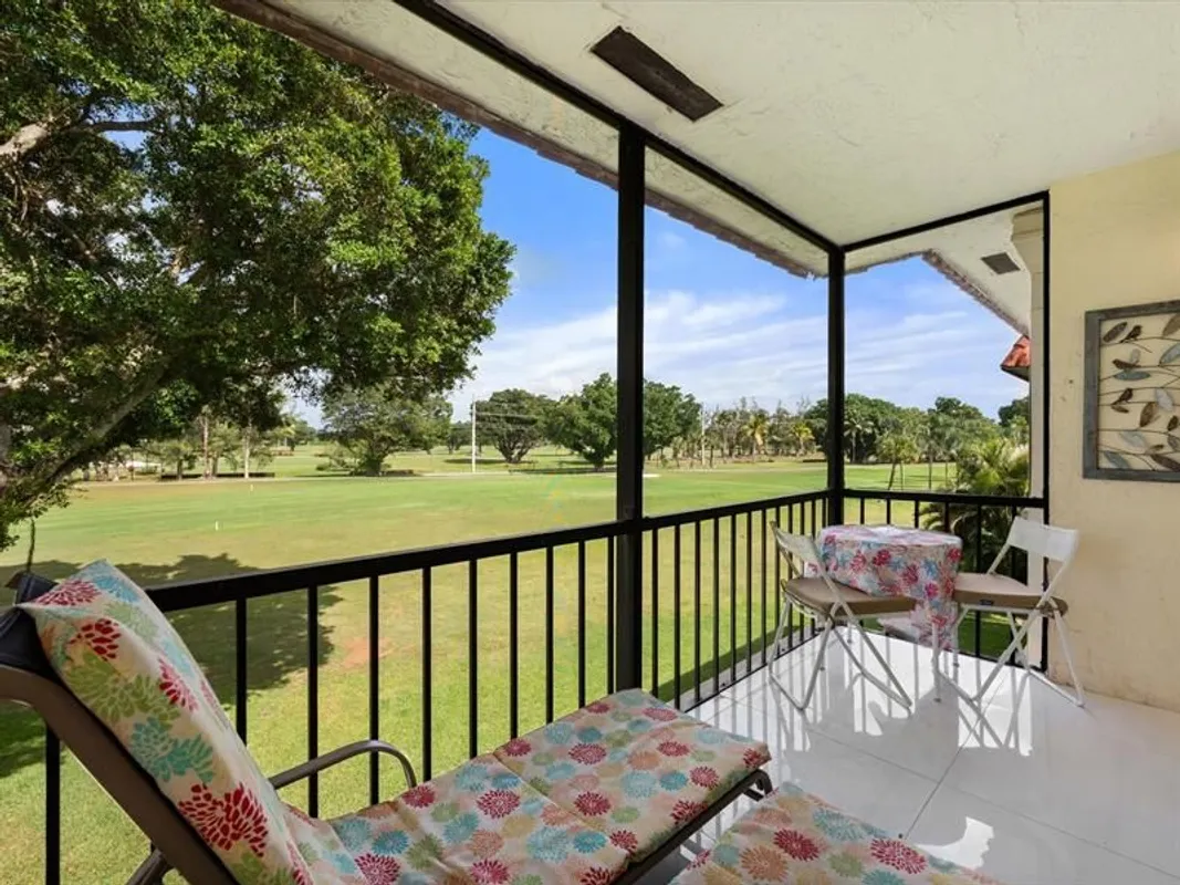 Property Slideshow image 1 of 44 | 9300 n hollybrook lake dr 303, Pembroke Pines, FL, 33025