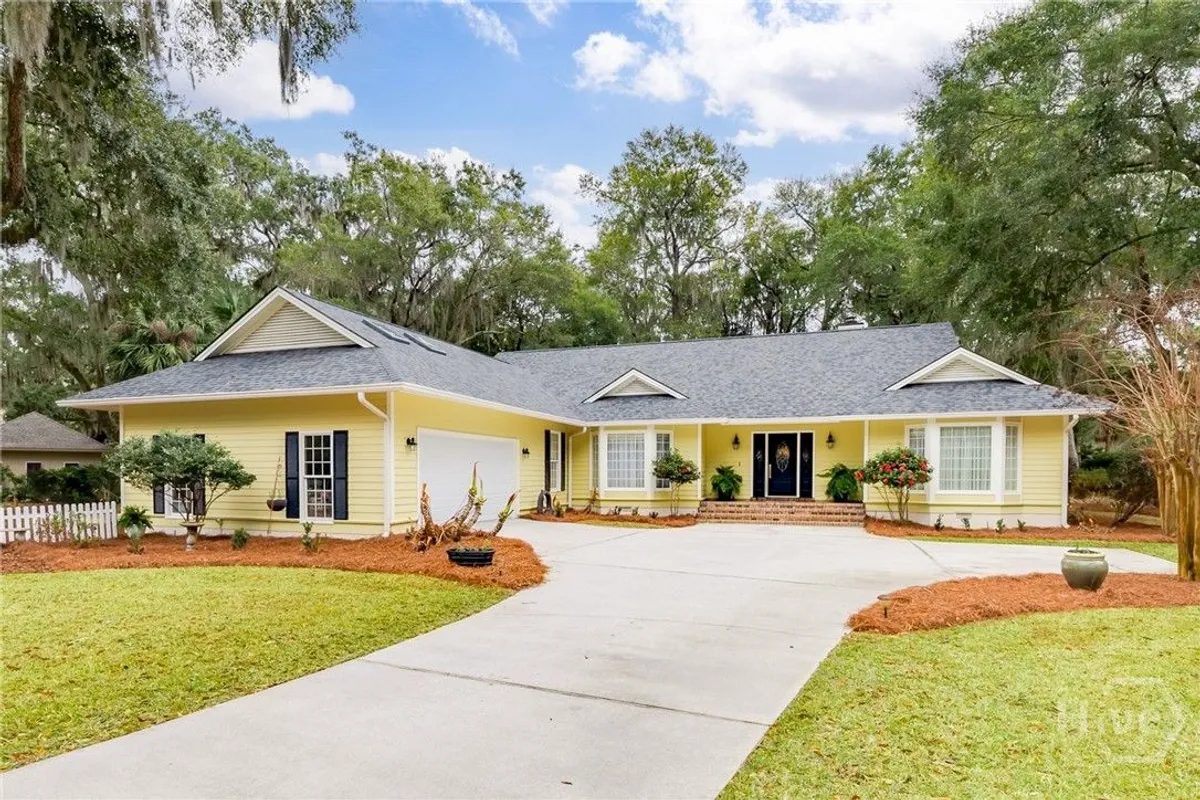 Property Slideshow image 1 of 73 | 1 hedgewood ln, Savannah, GA, 31411