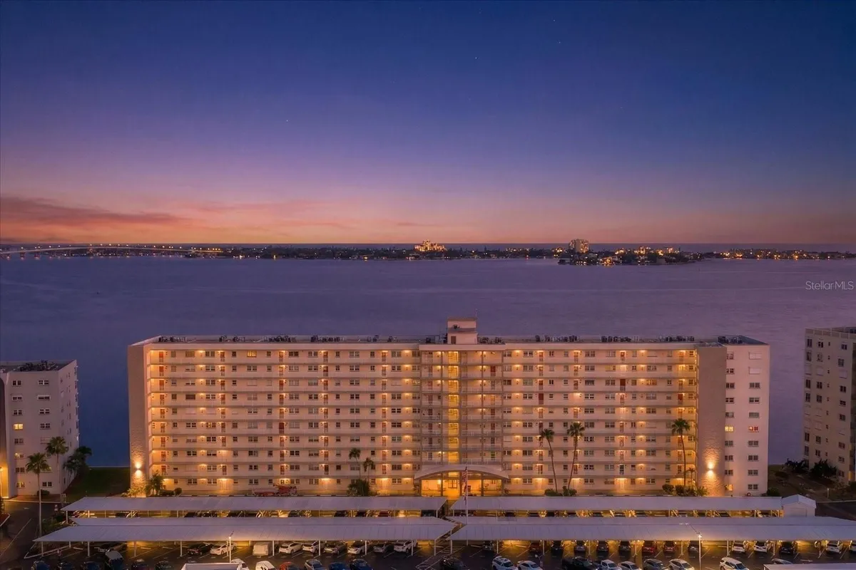 Property Slideshow image 1 of 39 | 5980 shore blvd 207, Gulfport, FL, 33707