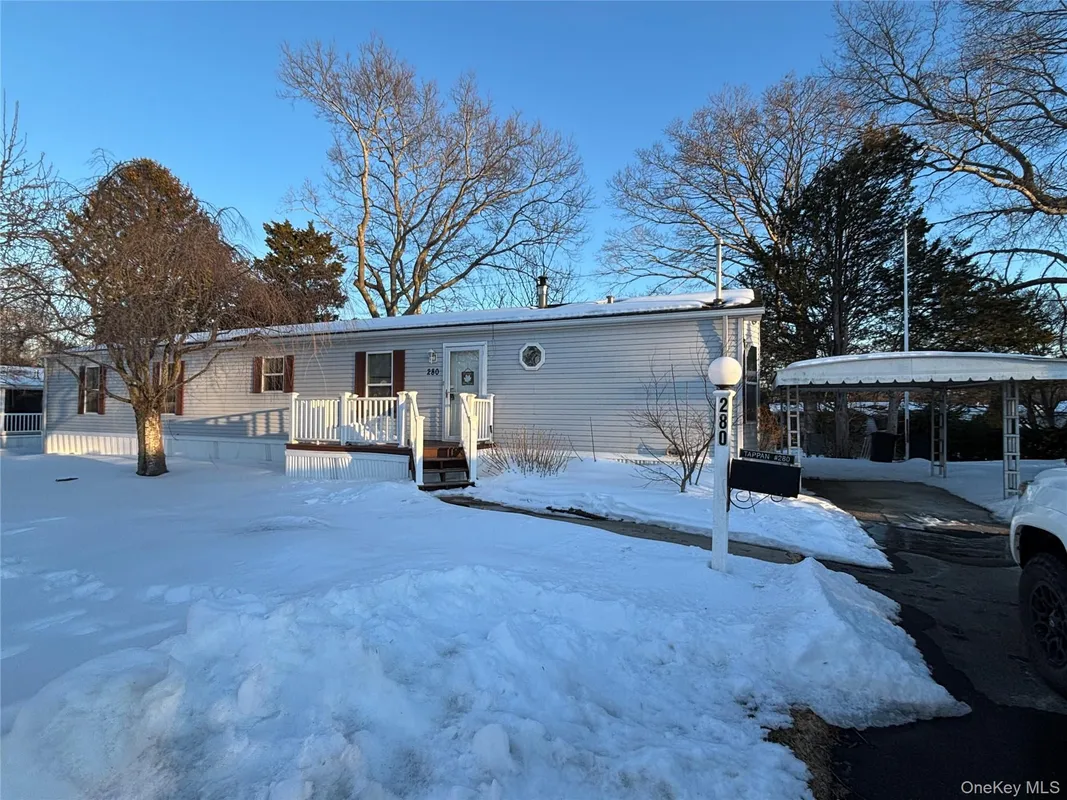 Property Slideshow image 1 of 33 | 1661 old country rd unit 280, Riverhead, NY, 11901