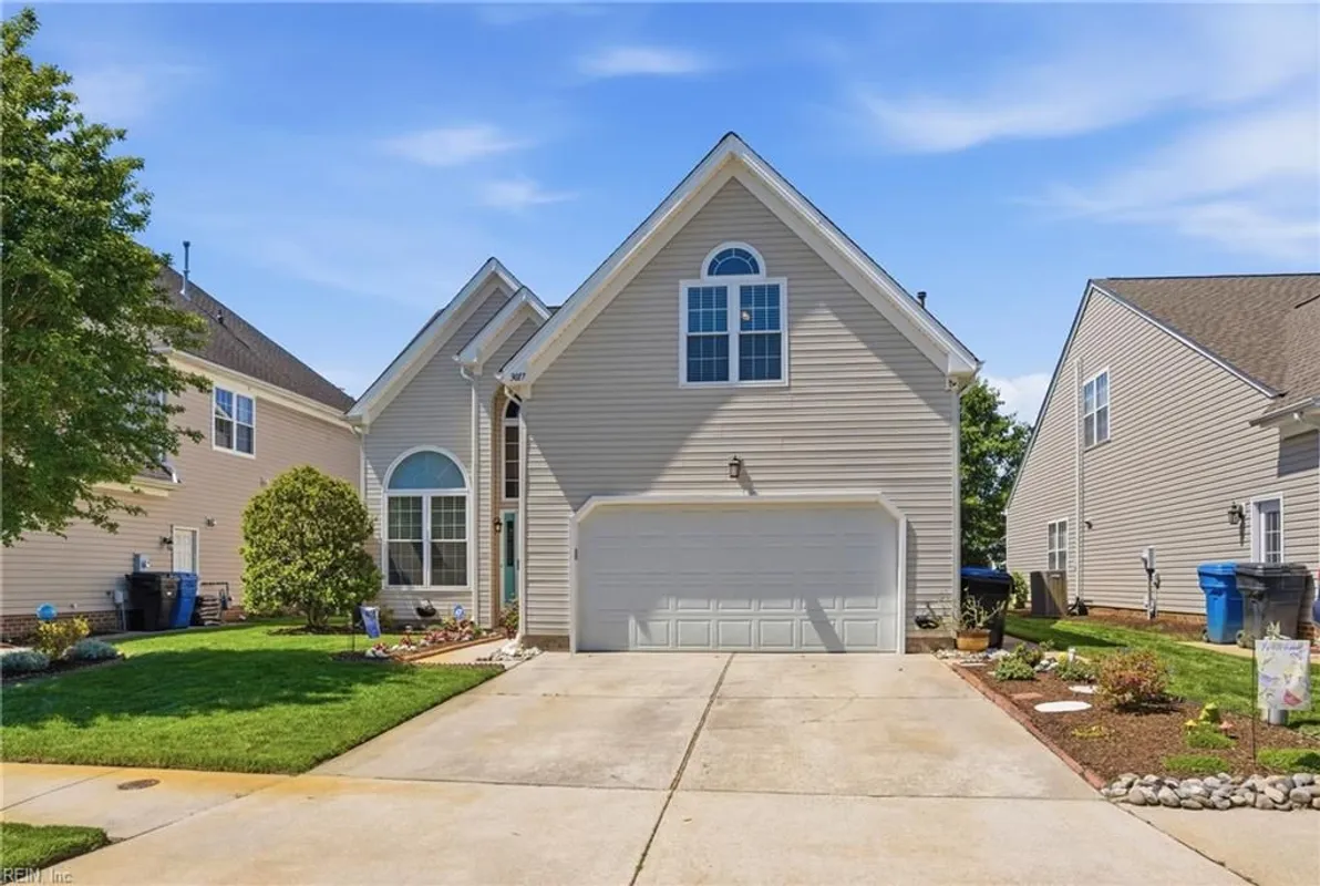 Property Slideshow image 1 of 40 | 3017 looking glass ct, Virginia Beach, VA, 23456