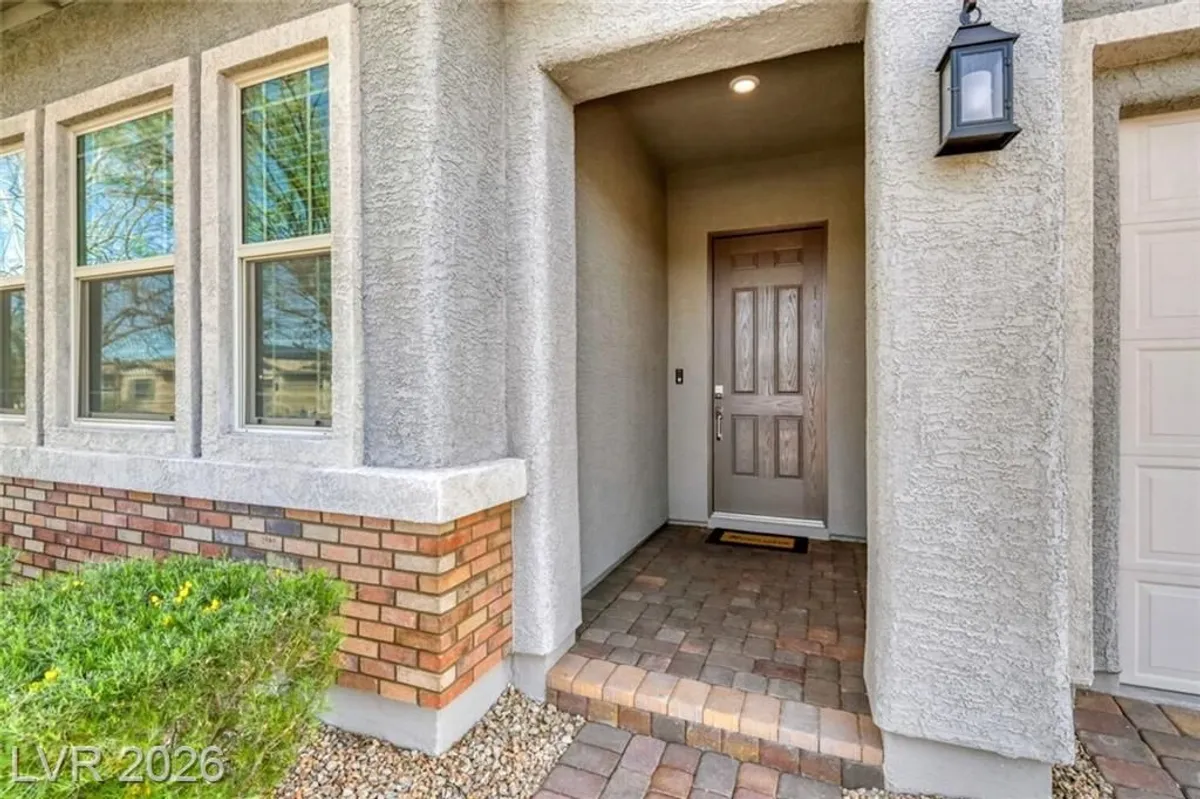 Property Slideshow image 1 of 54 | 640 longfeather st, Henderson, NV, 89011