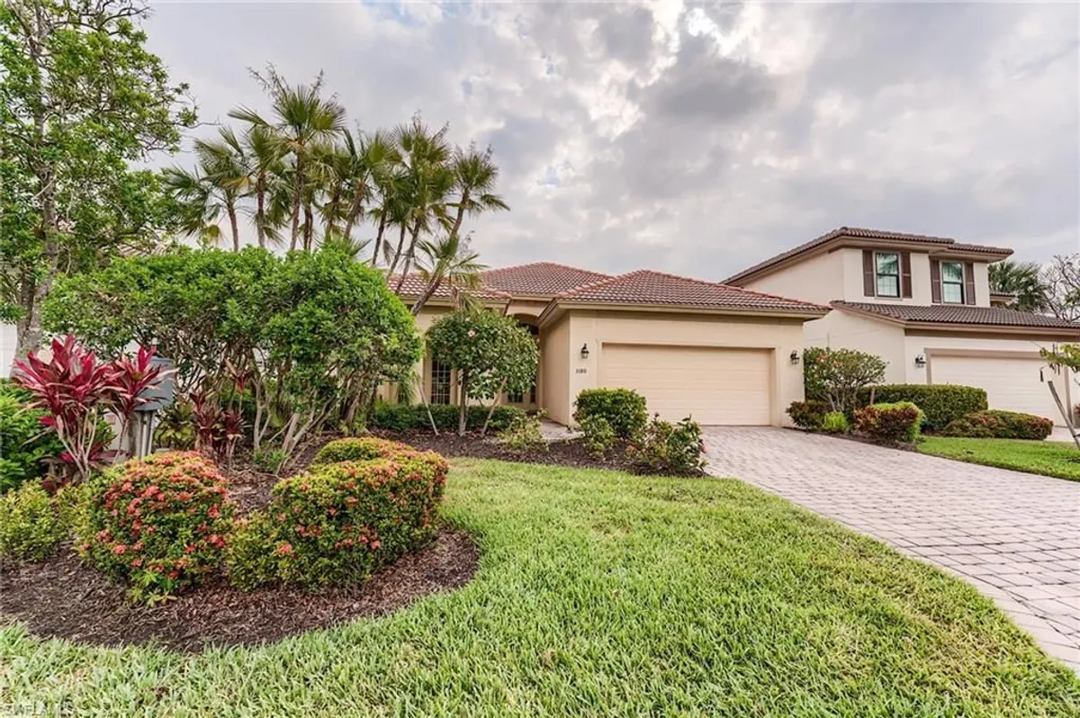 Property Slideshow image 1 of 38 | 3180 bramble cove ct, Fort Myers, FL, 33905