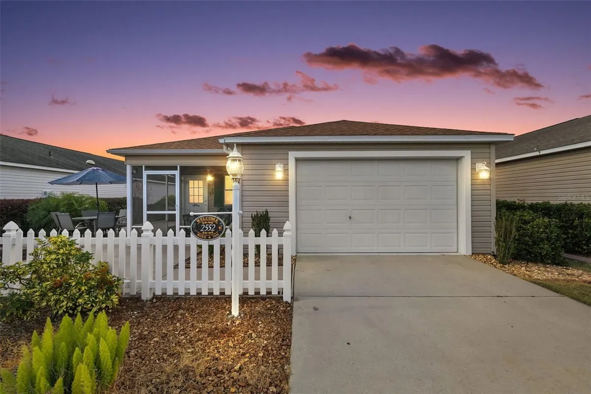 Property Slideshow image 1 of 33 | 2552 mariel way, The Villages, FL, 32162