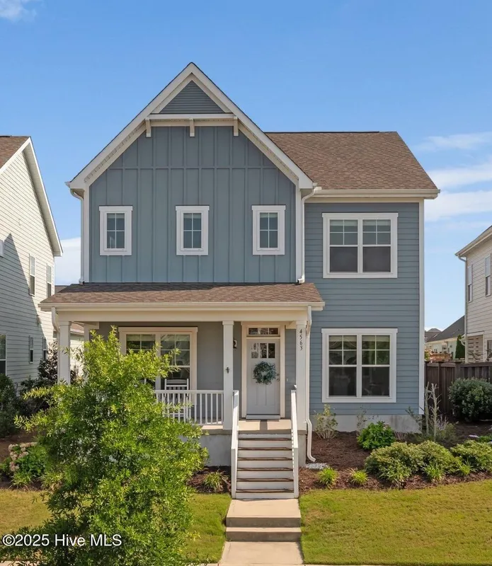 Property Slideshow image 1 of 63 | 4563 old towne st, Wilmington, NC, 28412