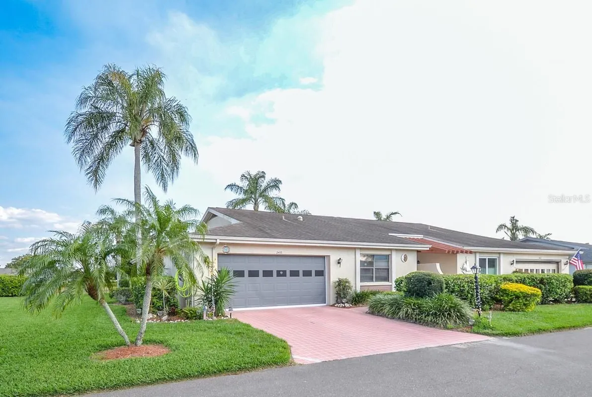 Property Slideshow image 1 of 37 | 2410 lancaster dr na, Sun City Center, FL, 33573
