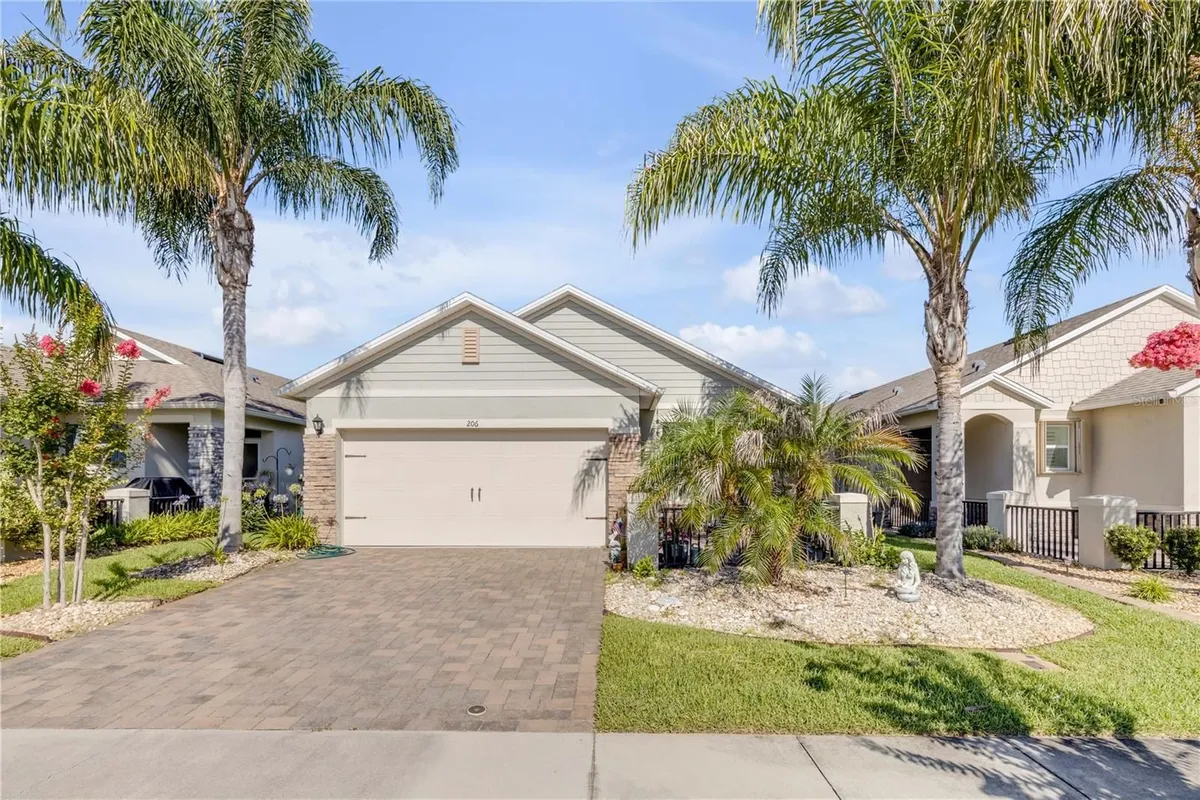 Property Slideshow image 1 of 37 | 206 caryota ct, New Smyrna Beach, FL, 32168
