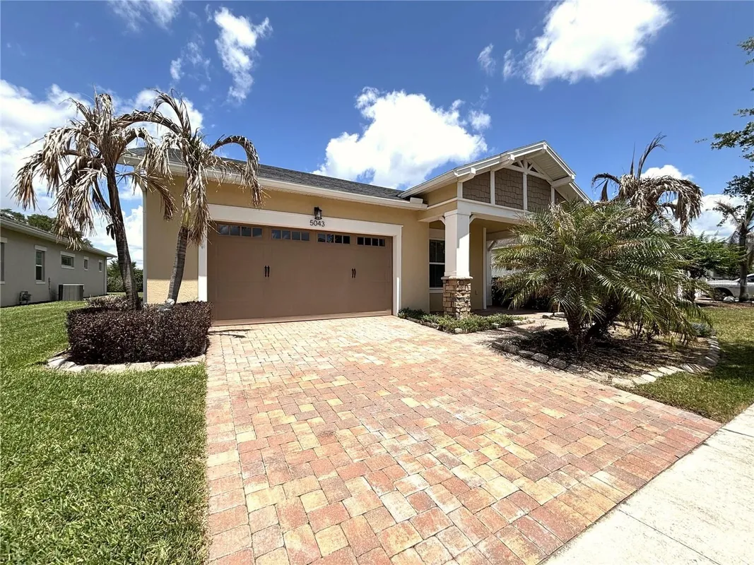 Property Slideshow image 1 of 82 | 5043 vantage ct, St Cloud, FL, 34772