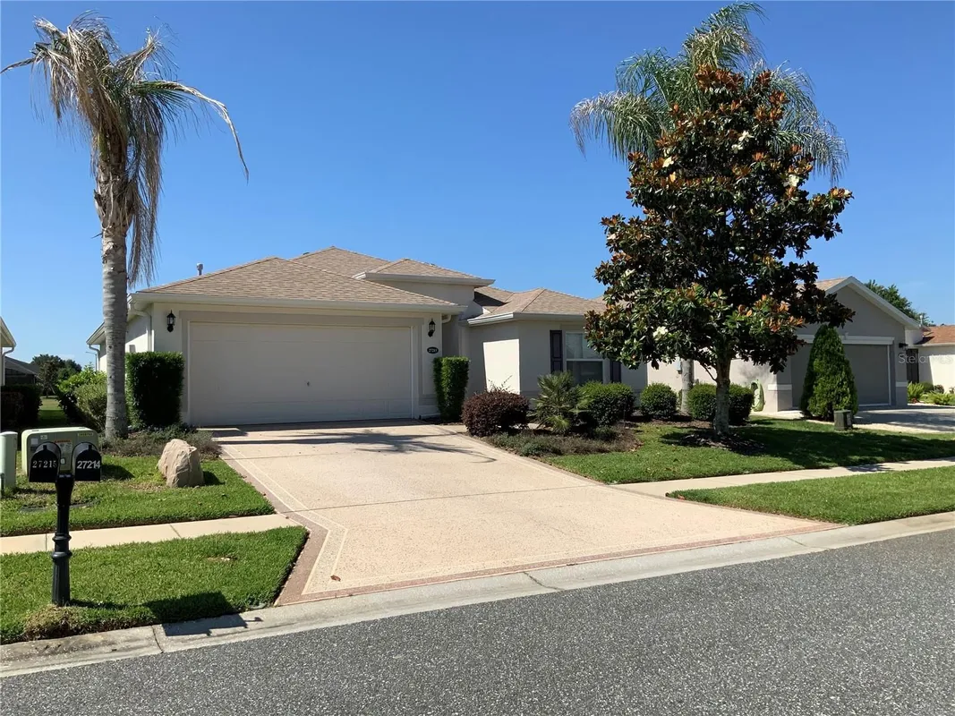 Property Slideshow image 1 of 15 | 27215 roanoke dr, Leesburg, FL, 34748