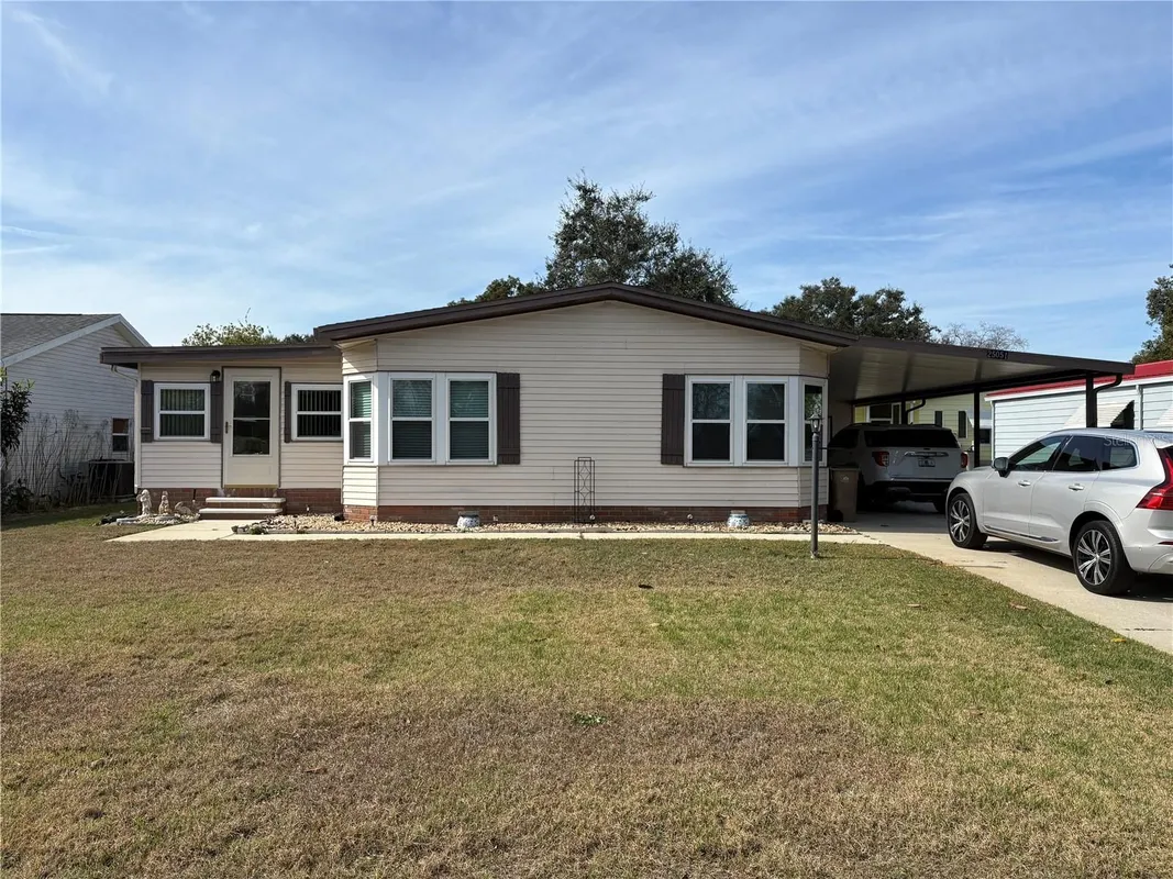 Property Slideshow image 1 of 54 | 25051 betton hl, Leesburg, FL, 34748