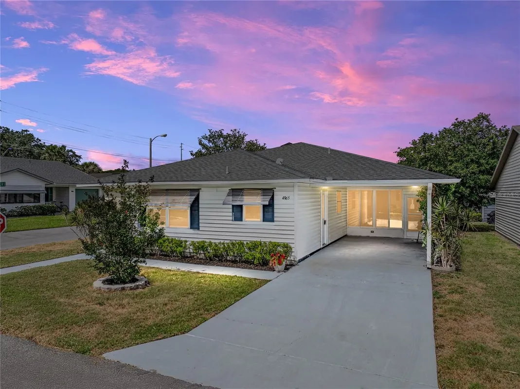 Property Slideshow image 1 of 55 | 4965 goldenview ln, Lakeland, FL, 33811