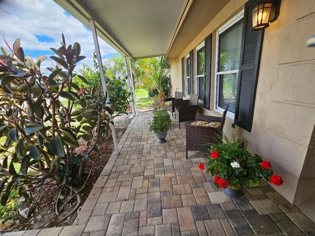 Property Slideshow image 1 of 41 | 708 brannen cir, Sun City Center, FL, 33573