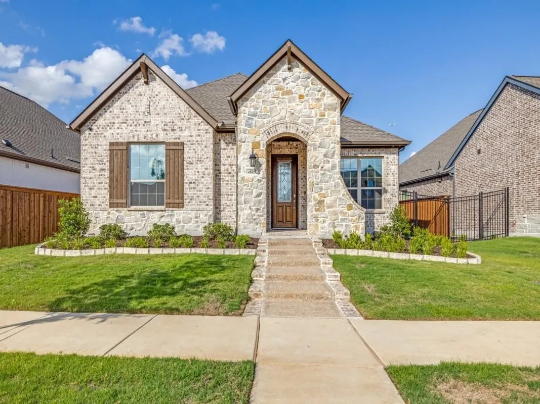 Property Slideshow image 1 of 25 | 4805 blackhawk green ct, Arlington, TX, 76005