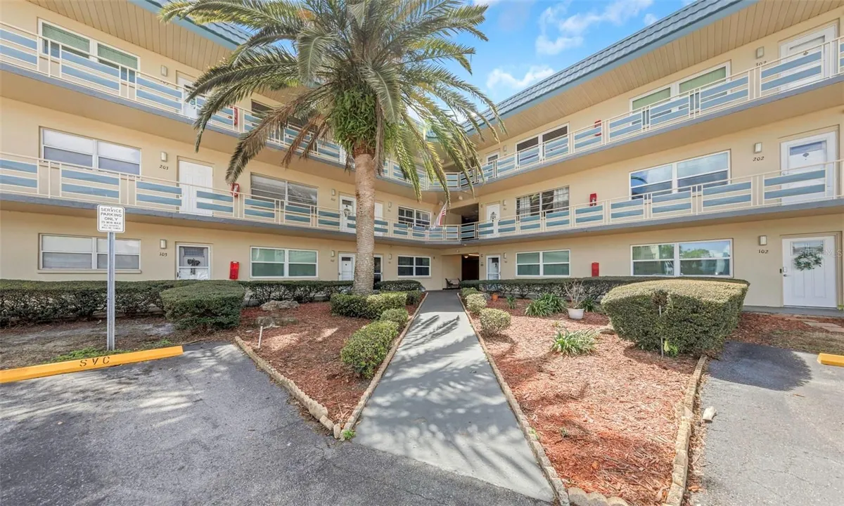 Property Slideshow image 1 of 39 | 5750 80th st b-206, St Petersburg, FL, 33709