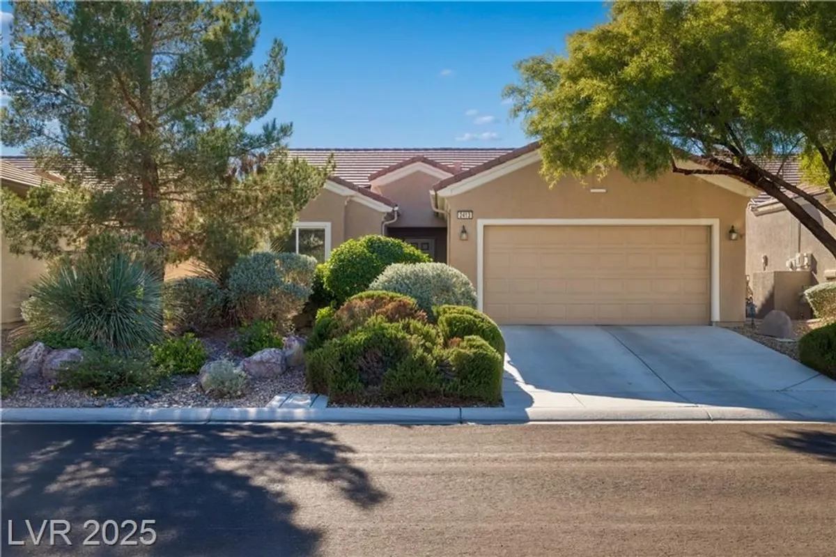 Property Slideshow image 1 of 32 | 2413 great auk ave, North Las Vegas, NV, 89084