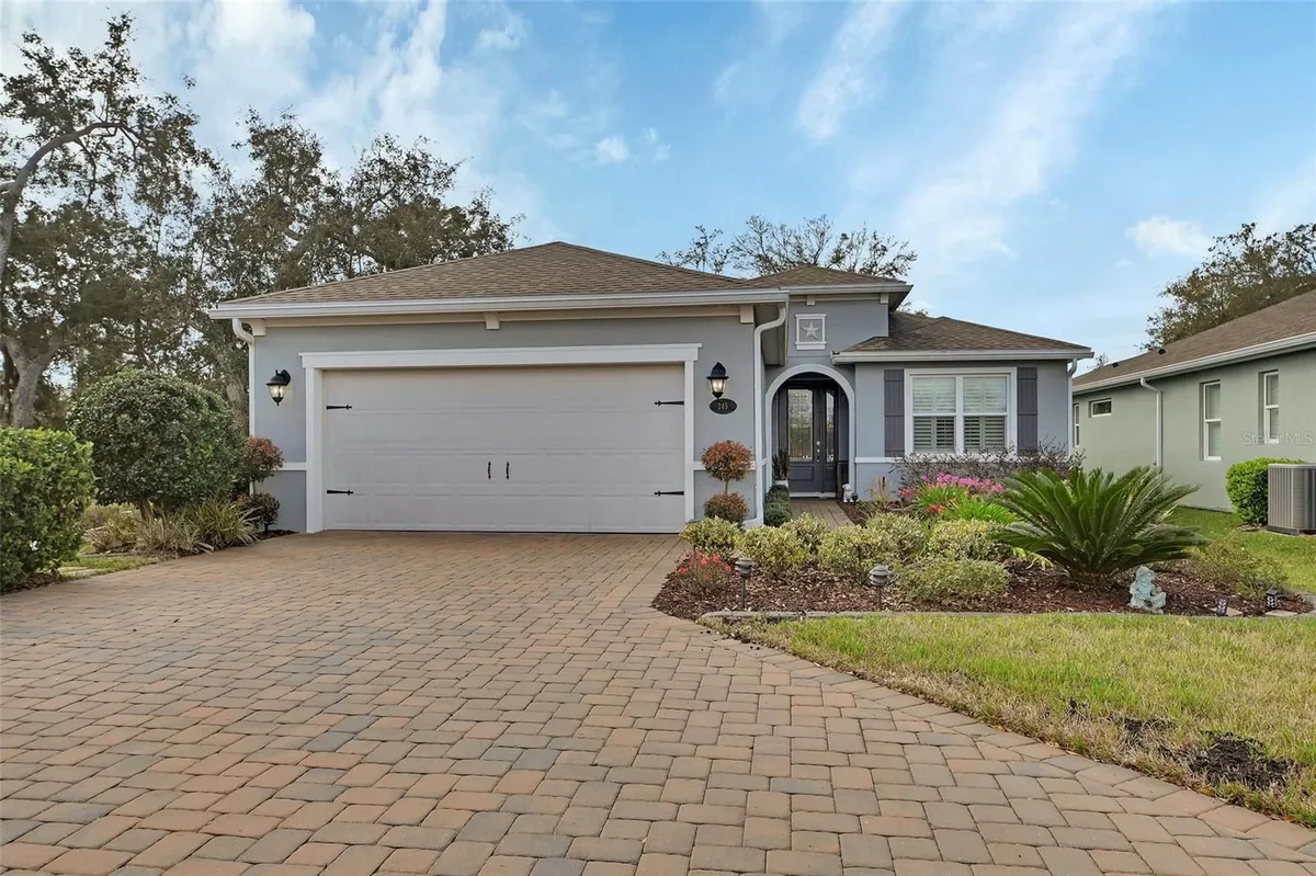Property Slideshow image 1 of 44 | 245 old moss cir, Deland, FL, 32724